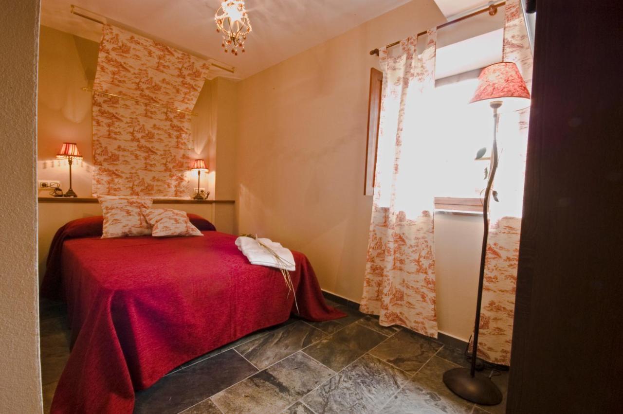 Hostal La Searila Seares Exterior foto