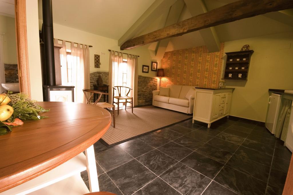 Hostal La Searila Seares Habitación foto